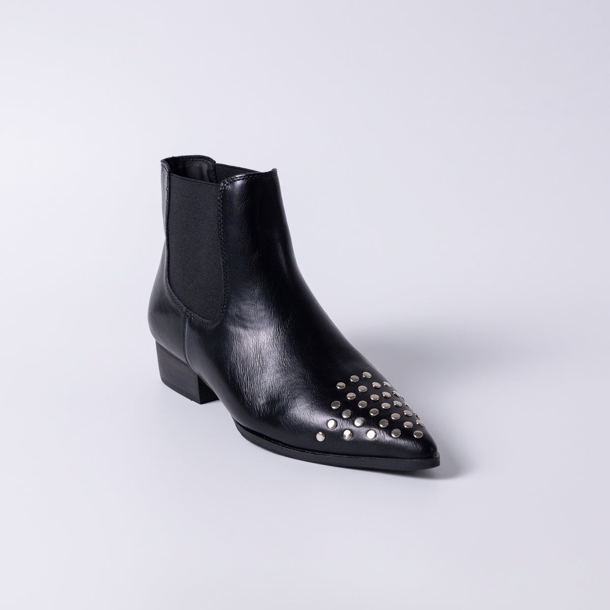 Dotted ankle boots