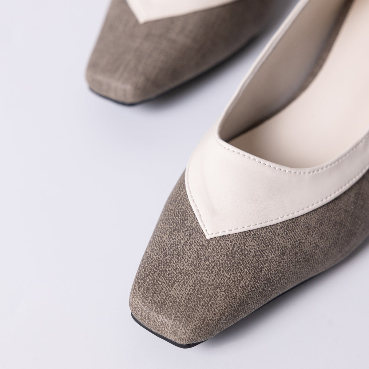 Canvas Flat