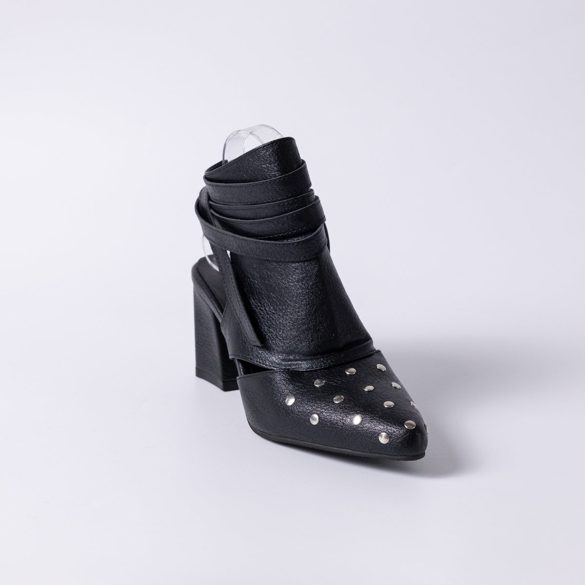 Dotted Tie Heel