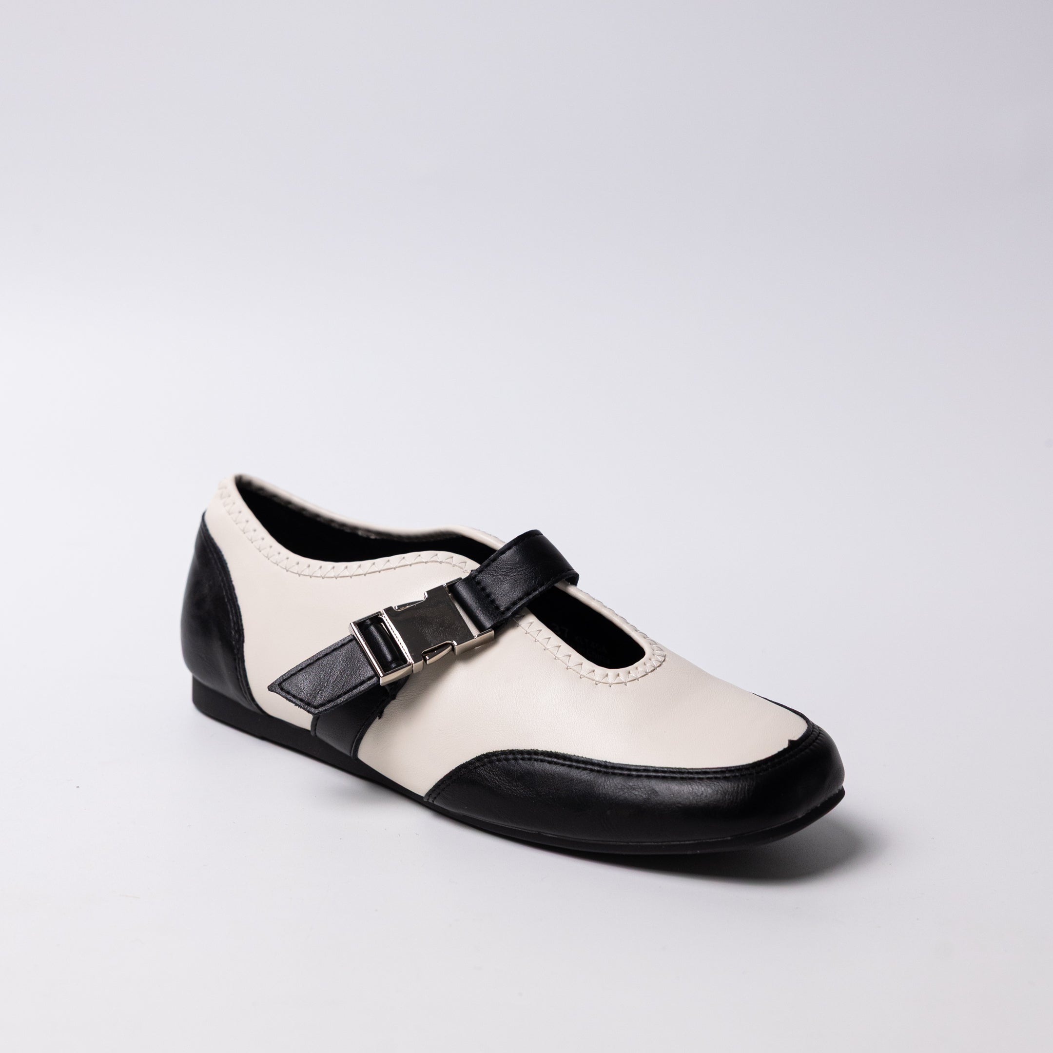 Buckle flat