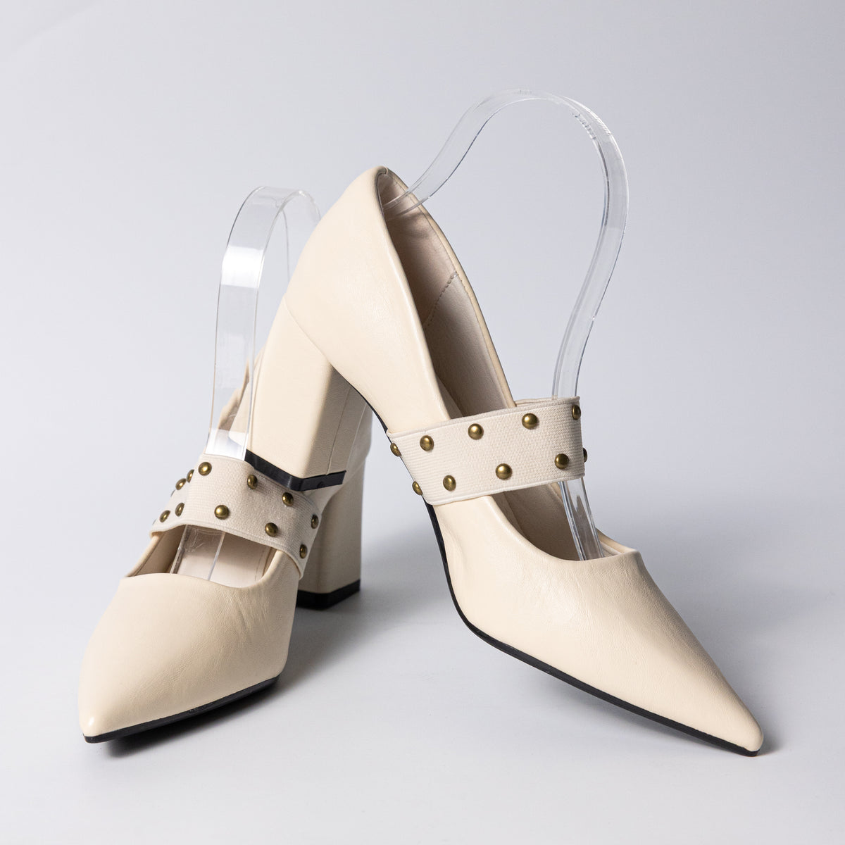 Rivets heel