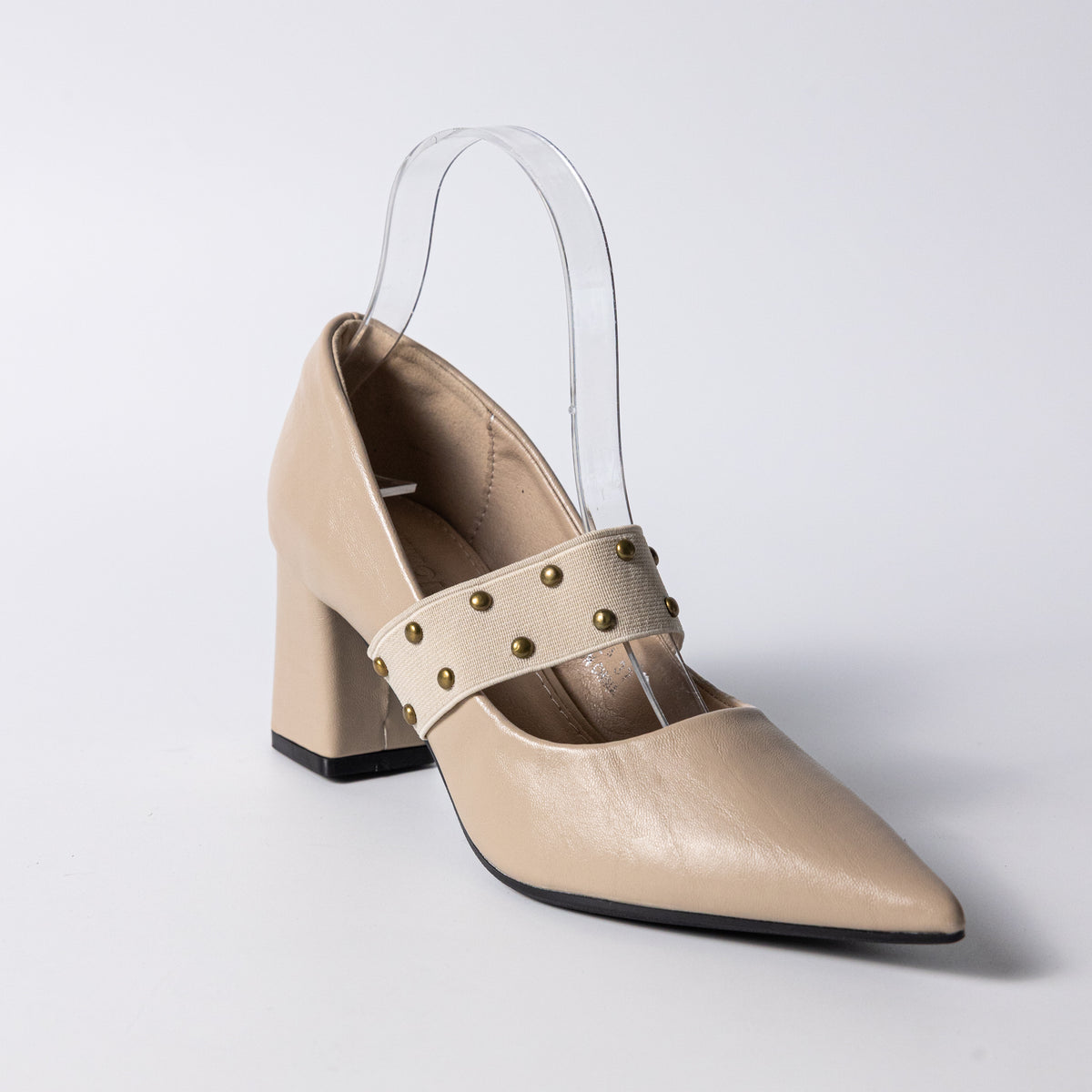 Rivets heel
