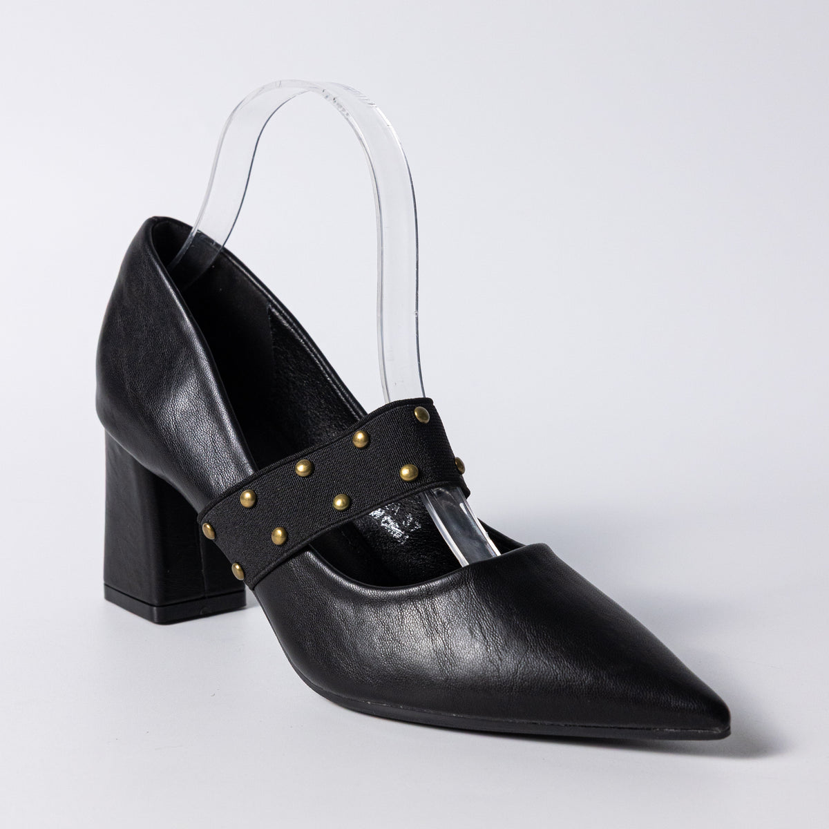 Rivets heel