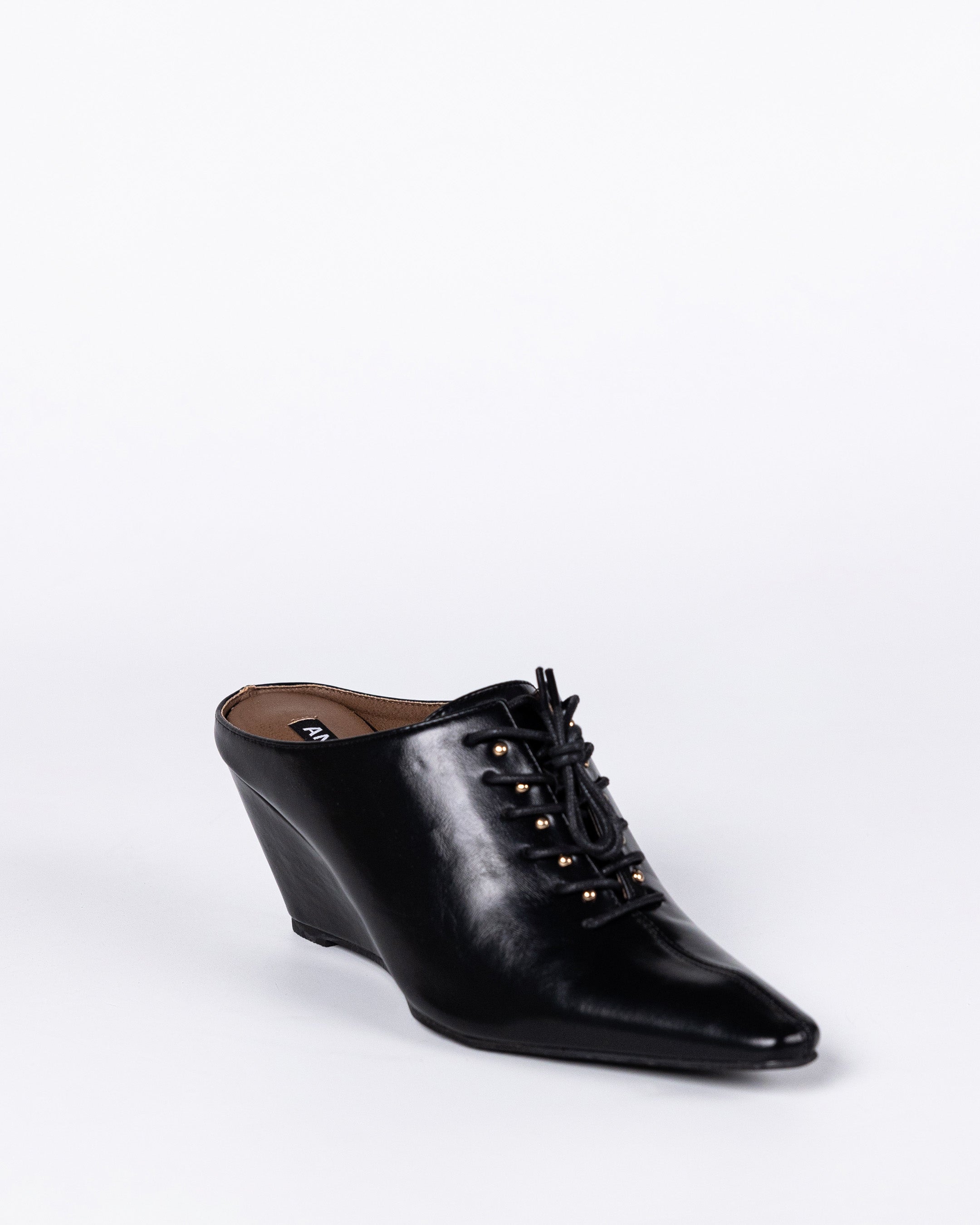 Pointed rivets
