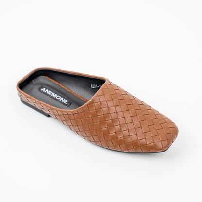 Criss Cross Slipper