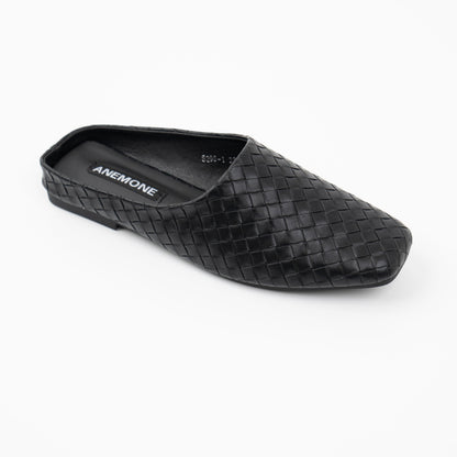 Criss Cross Slipper