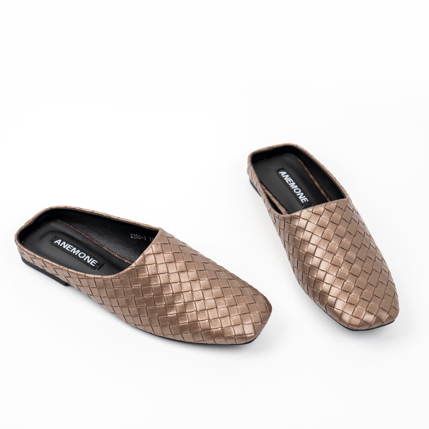 Criss Cross Slipper