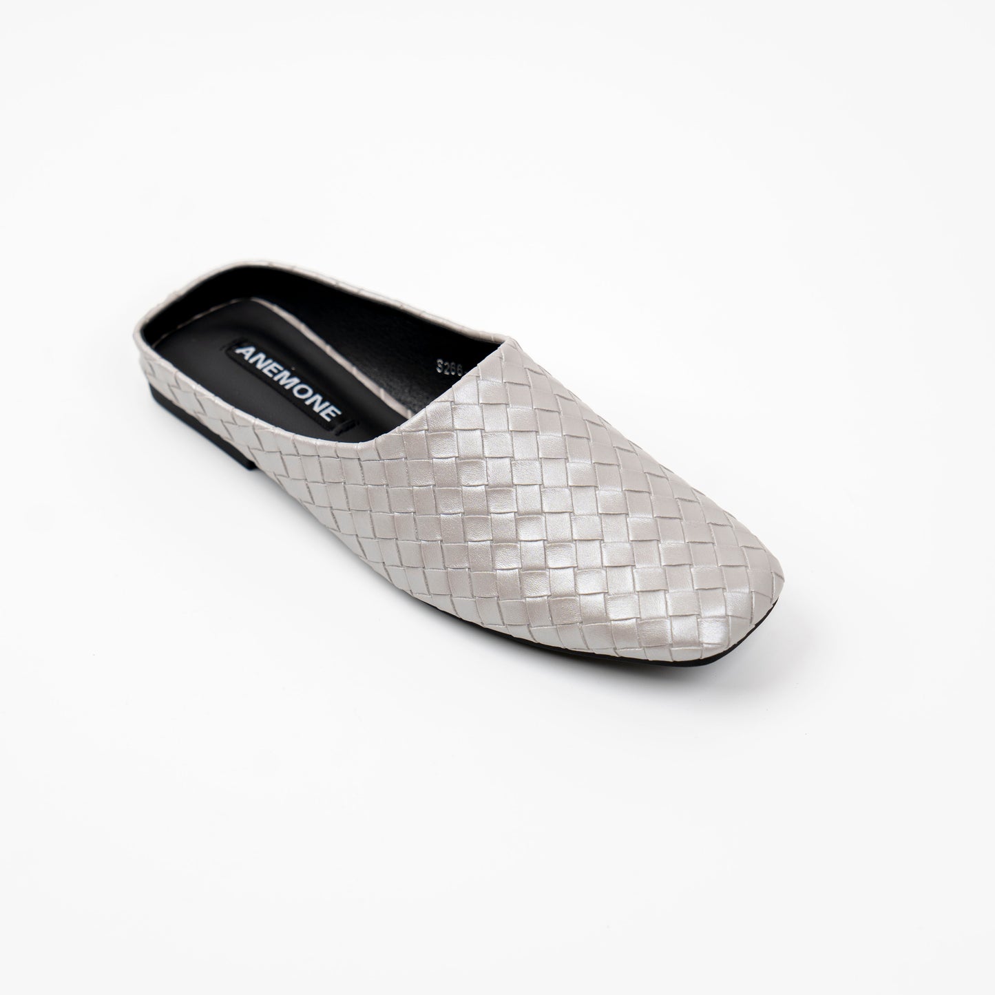 Criss Cross Slipper