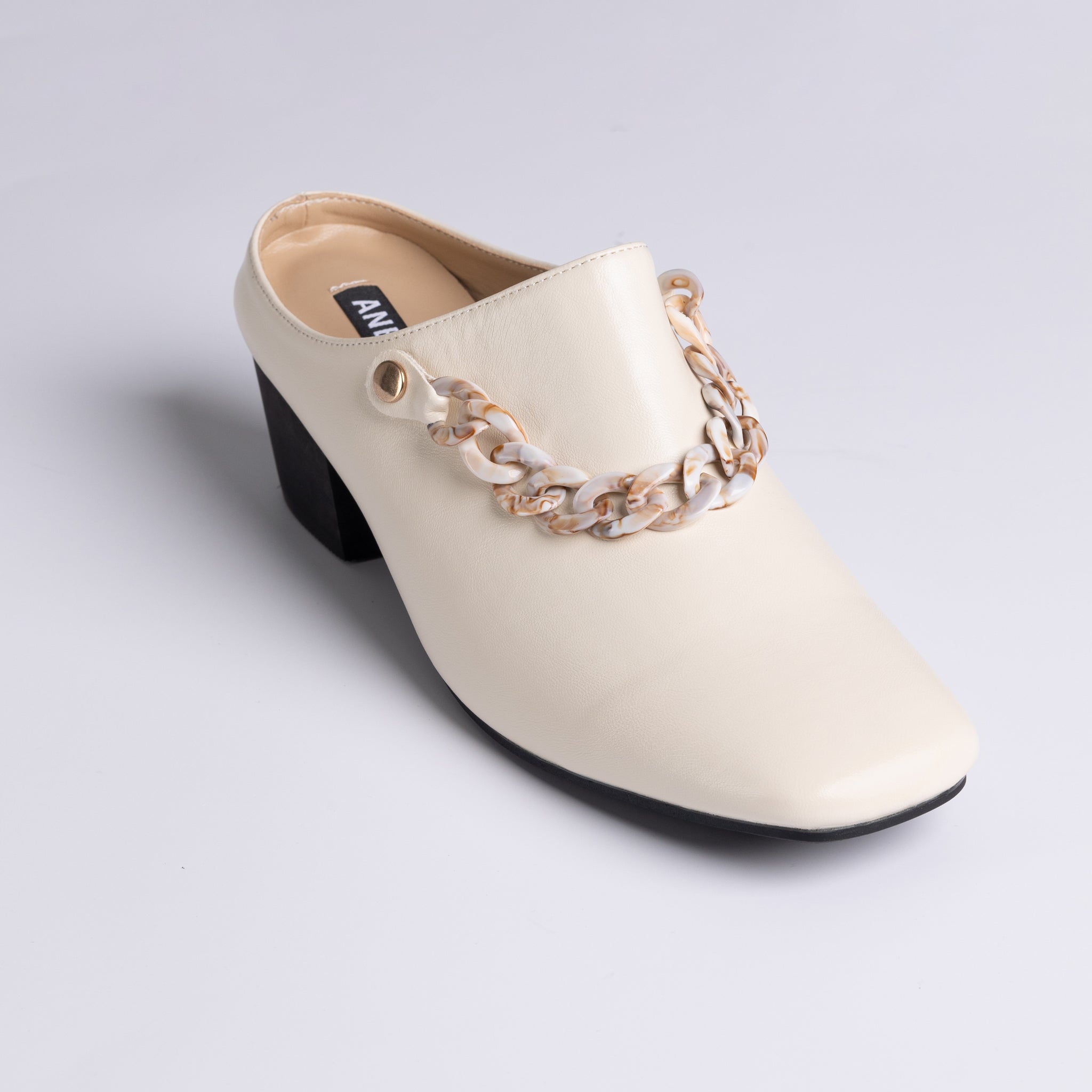 Shell Chain Heel